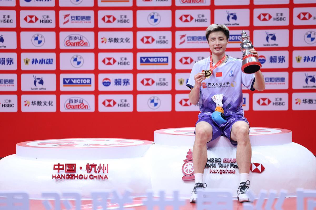 石宇奇亚锦赛零失局夺冠：雨神用41分钟终结九年等待